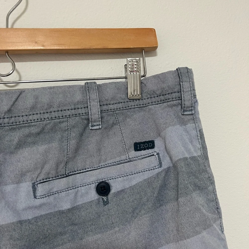 IZOD Men's Striped Shorts
